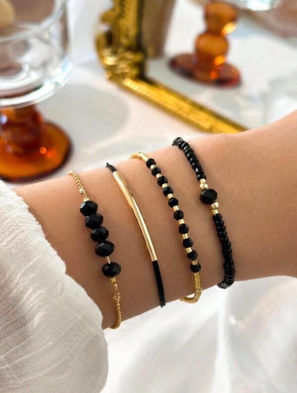 Set de 4 Bracelets Noirs Femme – Élégance & Style – Perles et Finition Dorée