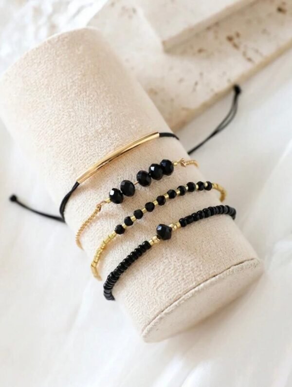 Set de 4 Bracelets Noirs Femme – Élégance & Style – Perles et Finition Dorée