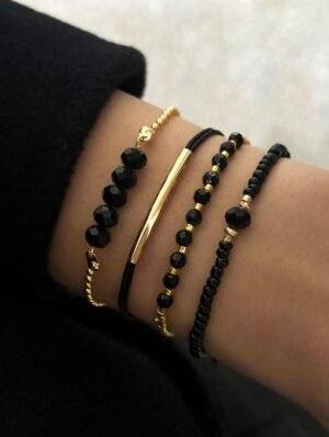 Set de 4 Bracelets Noirs Femme – Élégance & Style – Perles et Finition Dorée